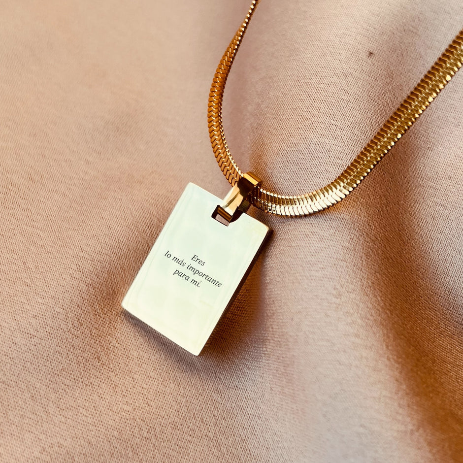 Collar rectangular (grabado a laser)