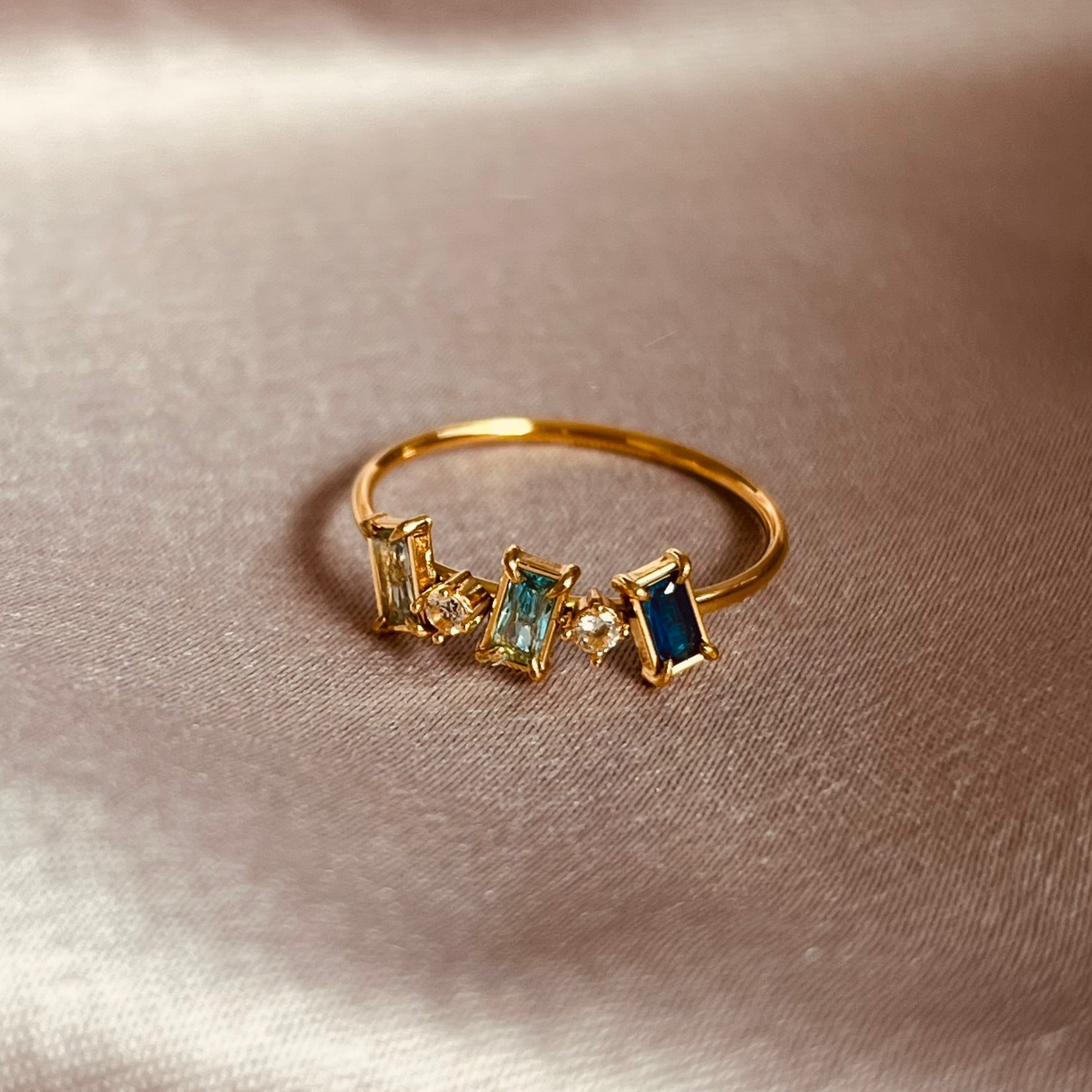 Anillo Reina azul