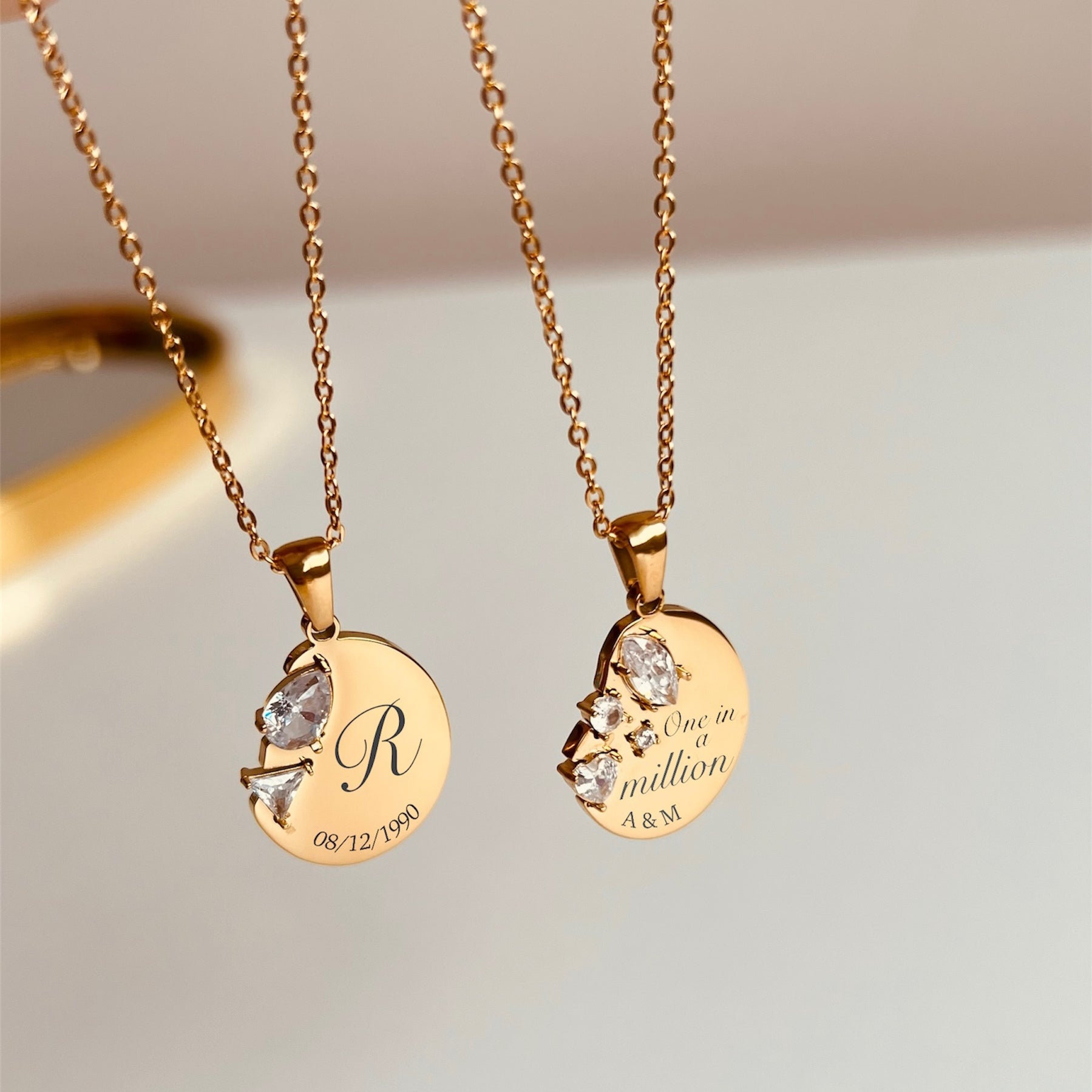 Collar Glamour con brillantes (Personalizado grabado a láser adelante).