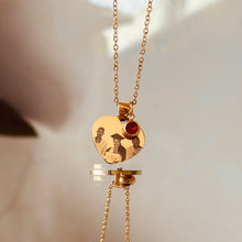 Cargar imagen en el visor de la galería, Collar corazón fotograbado
