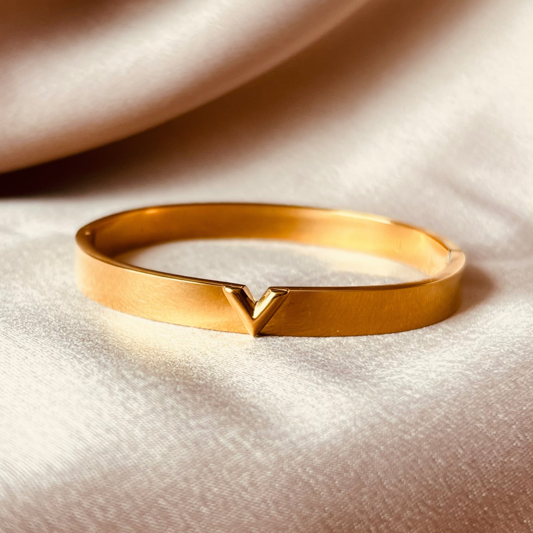 Brazalete V