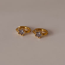Load image in gallery viewer, Aretes Estrella (blanco)
