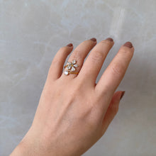 Cargar imagen en el visor de la galería, Anillo flor
