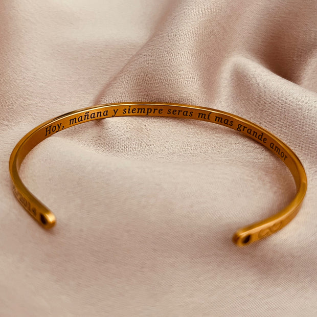 Brazalete personalizado 4mm con perforación de corazón (grabado a láser).