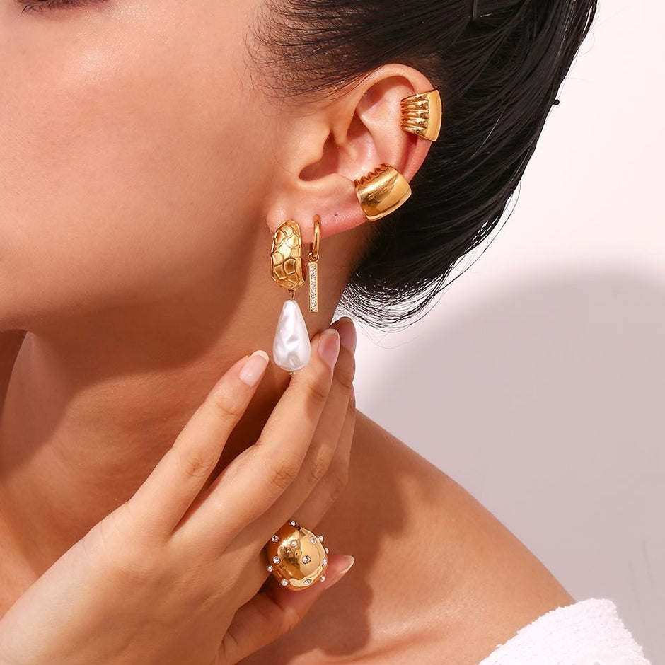 Ear cuff