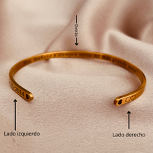 Cargar imagen en el visor de la galería, Brazalete personalizado 4mm con perforación de corazón (grabado a láser ambas caras).
