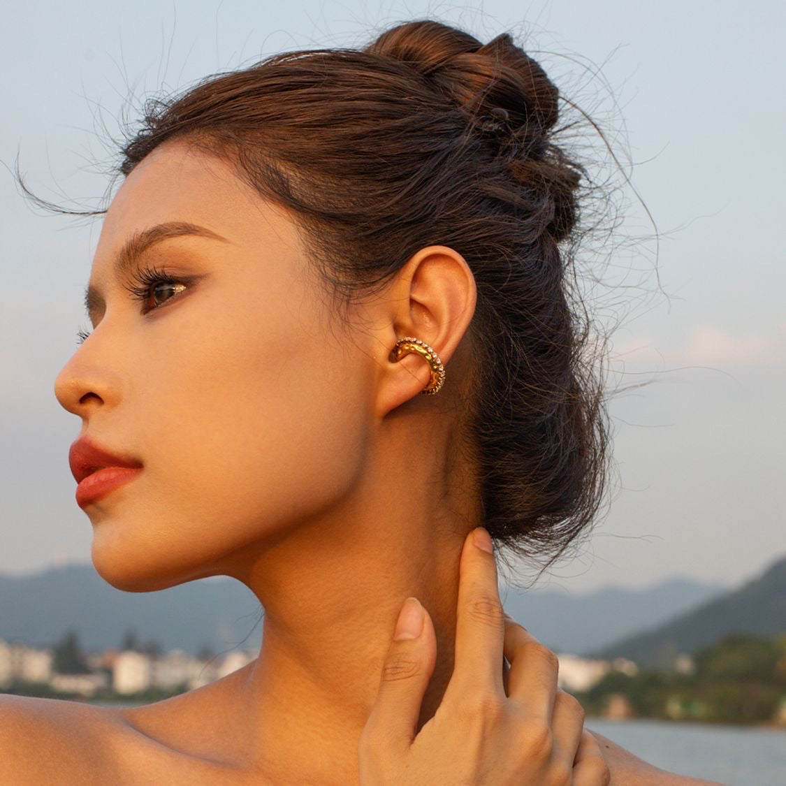 Ear cuff Gold con brillantes