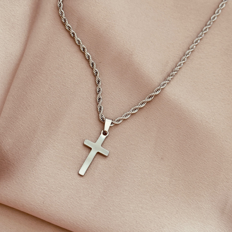 Collar cruz plateada