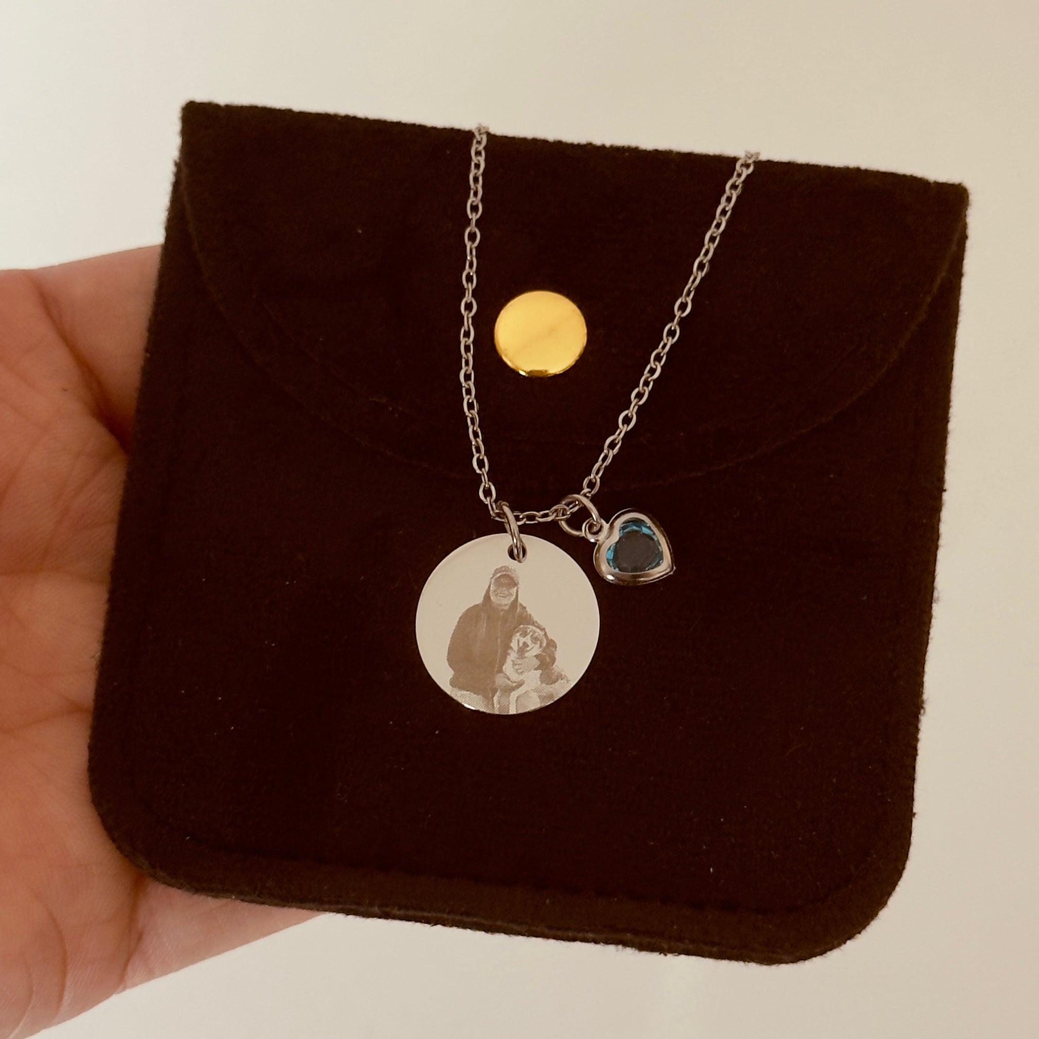 Collar grabado love plateado