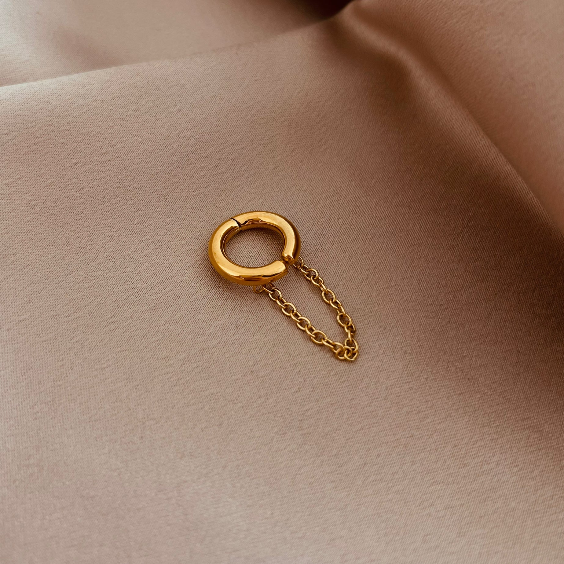Ear cuff cadena