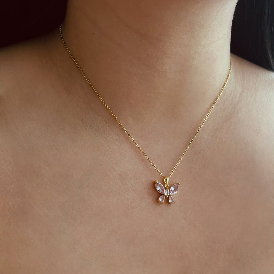 Collar Mariposa rosa