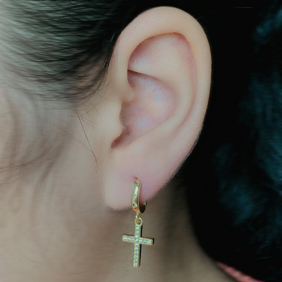 Huggies de cruz con circones. erss59