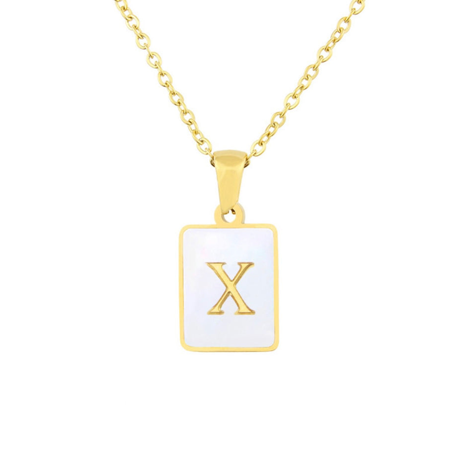 Collar Nácar inicial