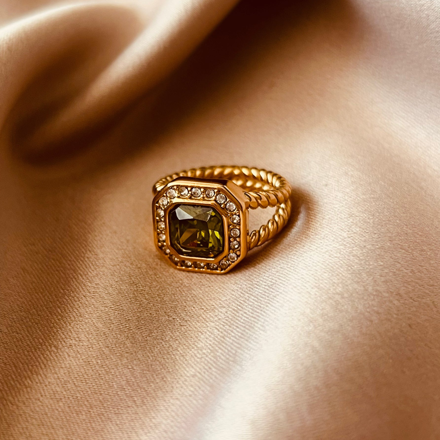 Anillo Alexa