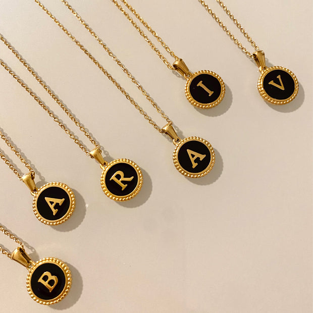 Collar inicial vintage