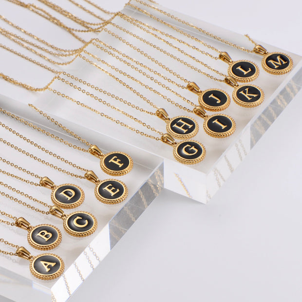 Collar inicial vintage